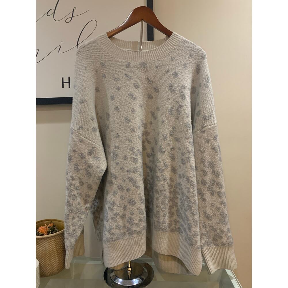 Christian Siriano Spotted Sweater – Size 2X